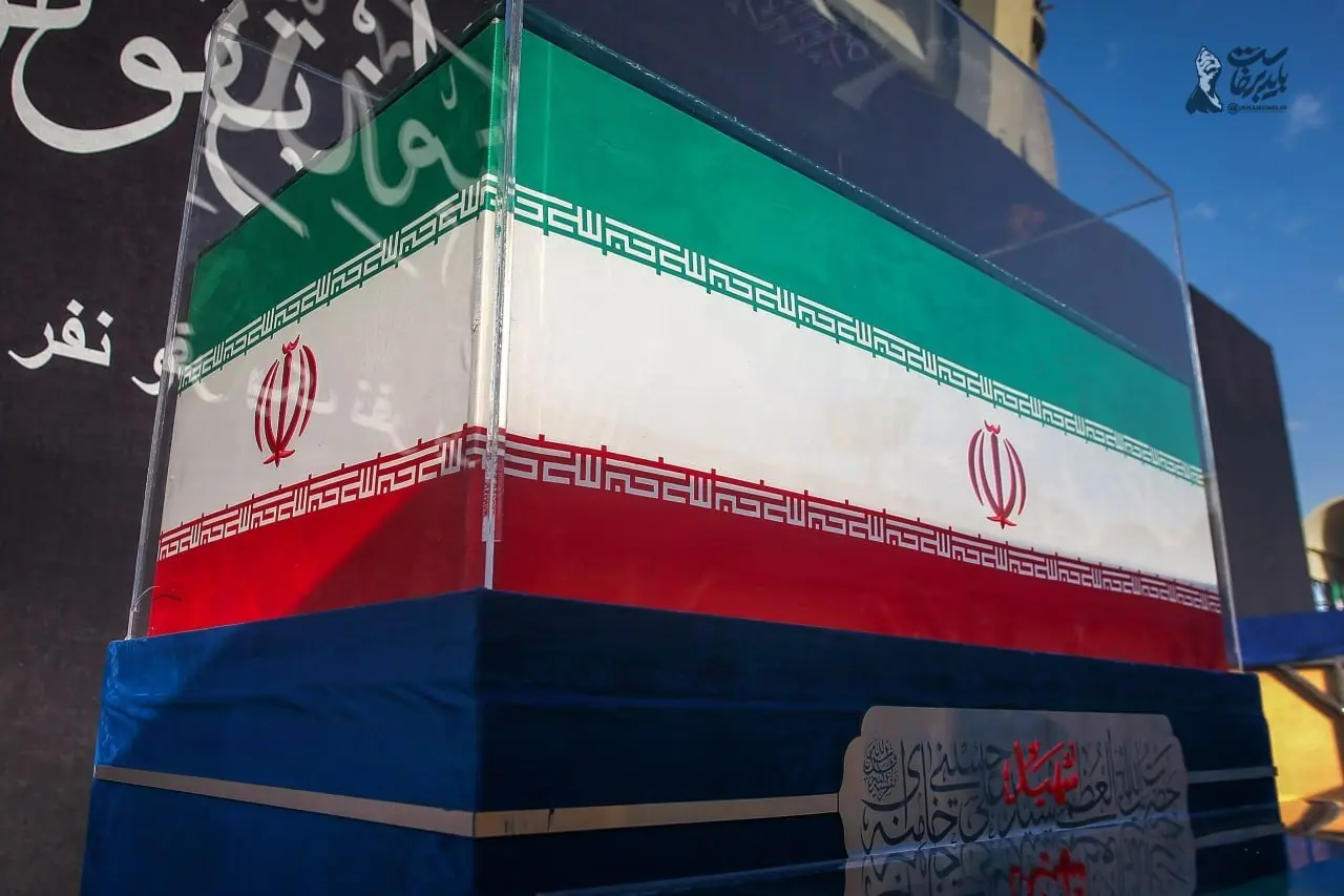 تصویری نزدیک از محل پیکر رهبر شهید انقلاب در مصلای امام خمینی تهران