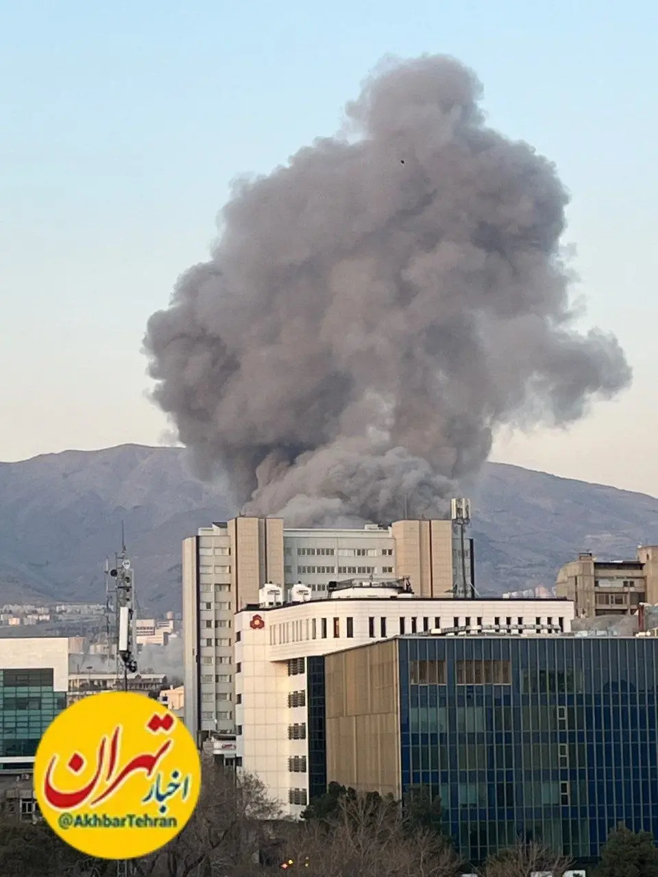 تصویری از بمباران دشمن در محدوده‌ی نوبنیاد