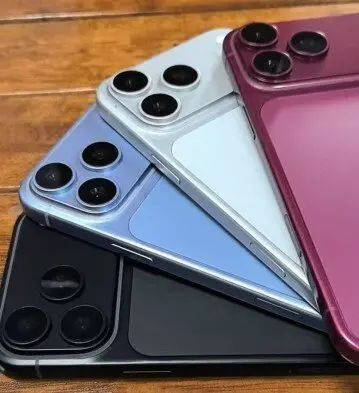 6423082