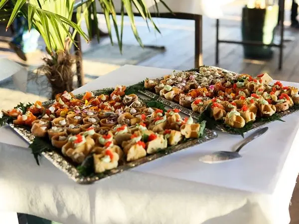 تهیه غذای سازمانی و کترینگ شرکتی
