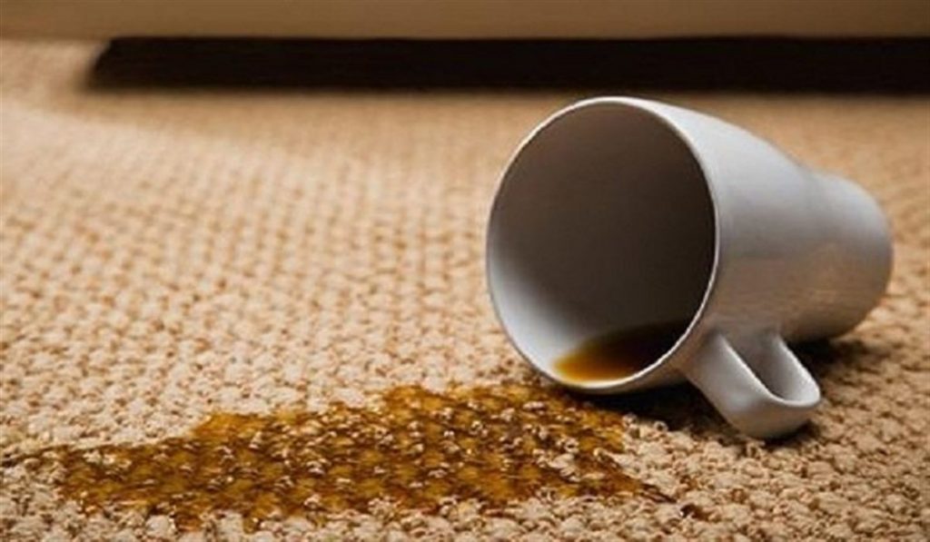 راهکارهای پاک کردن لکه چای از روی فرش - تصویر 2