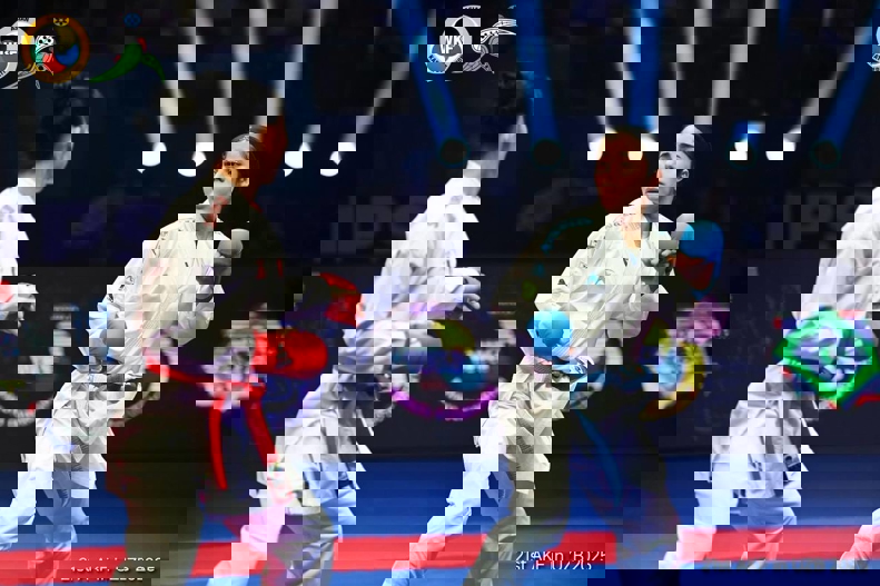 d21e41yb0