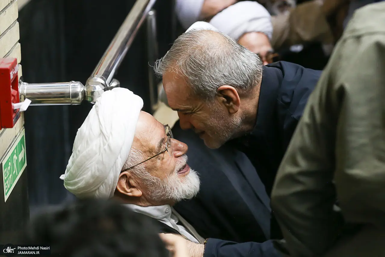 مراسم+ختم+احمد+ناطق+نوری (1)