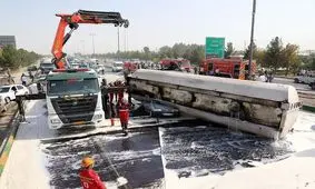 تصاویر هولناک له شدن یک پراید زیر تانکر سوخت/ ویدئو