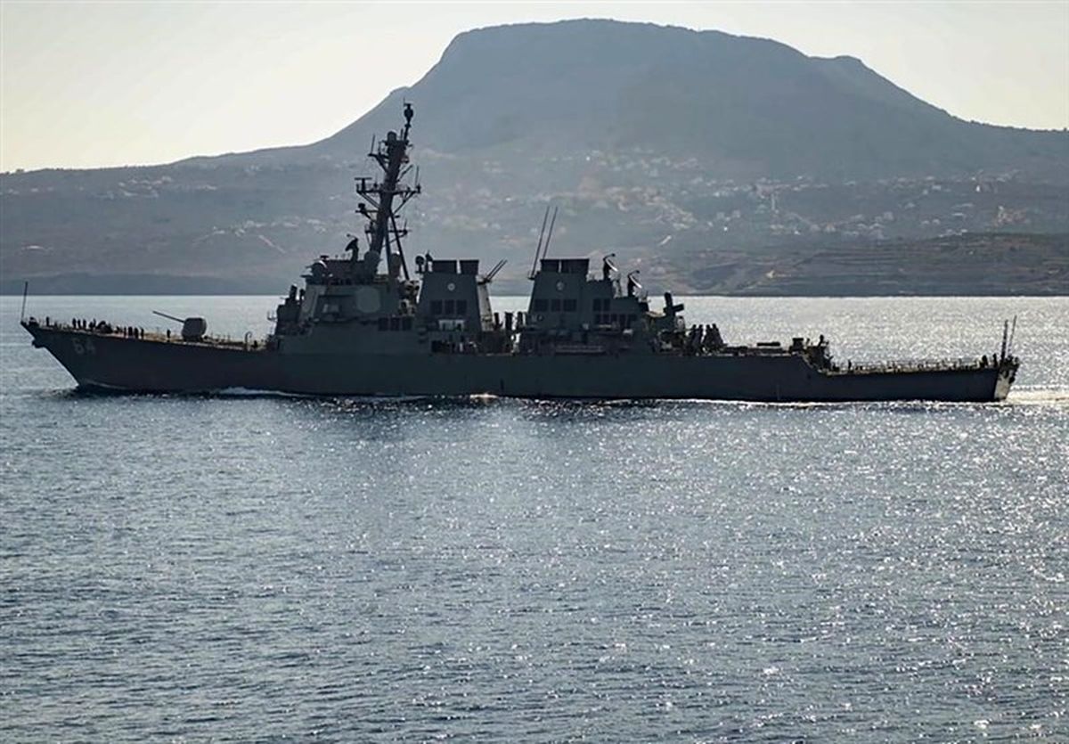 آسیب دیدگی کشتی آمریکایی مورد هدف نیروی دریایی یمن/ تصویر