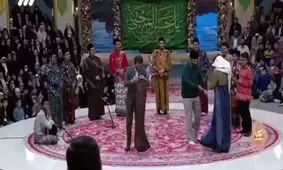 پوشیدن دامن توسط آقایان وسط برنامه شبکه 3/ ویدئو