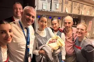 سورپرایز غیرمنتظره در هواپیمای ترکیش ایرلاینز/ تولد نوزاد در هواپیما