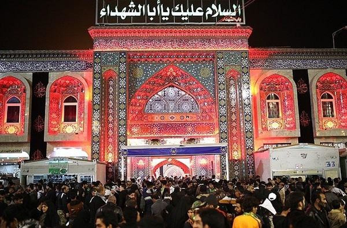 عزاداری زائران حسینی در بین الحرمین / تصاویر