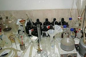 انهدام ۴ آزمایشگاه بزرگ مواد مخدر صنعتی در تهران