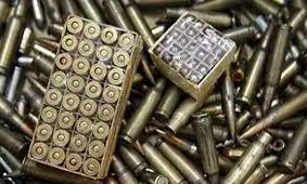 کشف بیش از 3هزار فشنگ جنگی در محور حمیل به اهواز/ دستگیری یک متهم سابقه‌دار با دو قبضه کلت کمری