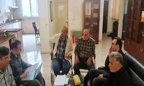 تصویری از جلسه‌ی نمایندگان کارگری قبل از ورود به مذاکرات مزدی شورای عالی کار