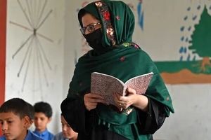 پیام طالبان به کارمندان زن: در خانه بمانید و یک خویشاوند مرد به عنوان جانشین خود معرفی کنید