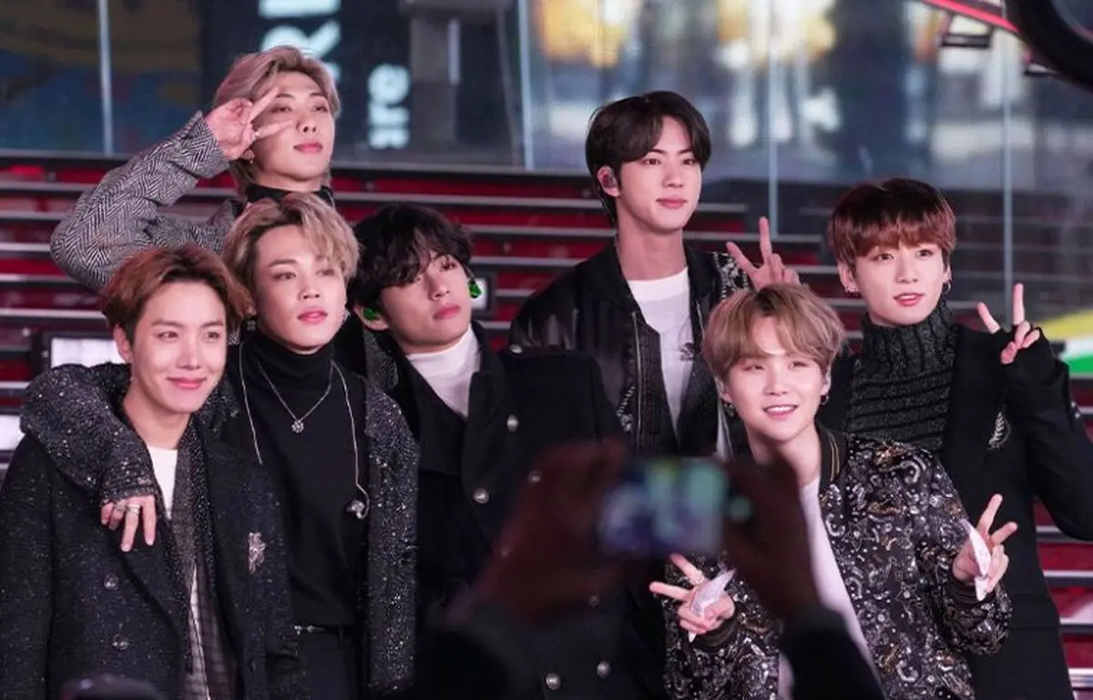 تاریخ اکران مستند کلدپلی با حضور جین عضو BTS