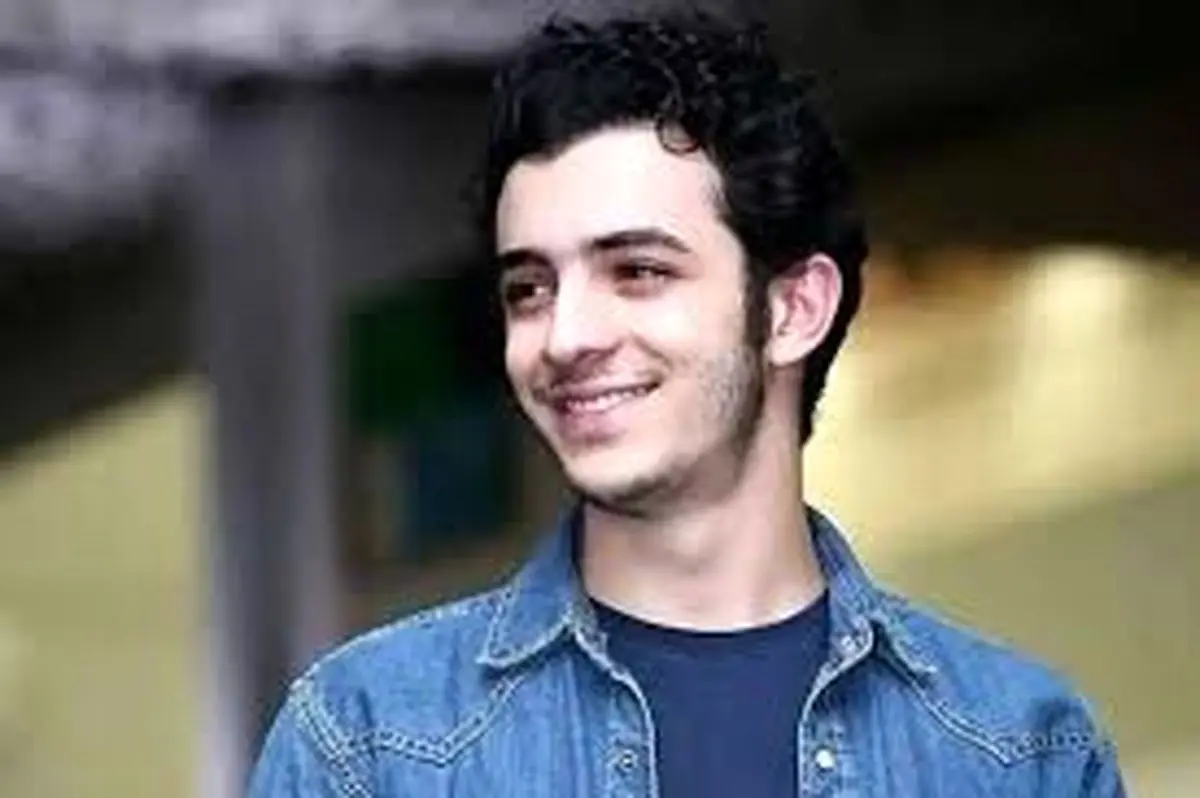 سفر در زمان؛ «علی شادمان» در کودکی و با چفیه به دور سر؛ اواخر دهه 70 