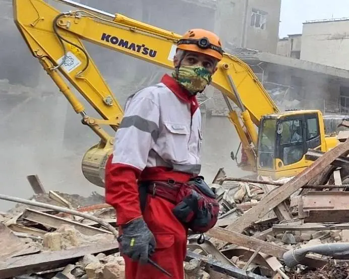 روایت یک امدادگر که زلزله بم،حادثه قطار نیشابور و جنگ این روزها را تجربه کرده/ خطر بمب و انفجار مجدد بیخ گوش امدادگران/ امدادرسانی کنار موشک ۲متری