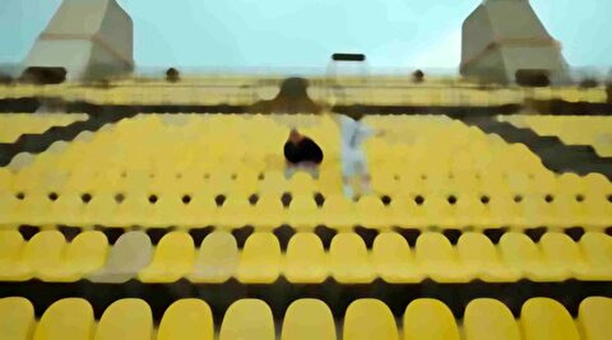 ویدیوی جنجالی سعید کریمی و همسرش در ورزشگاه خالی 

