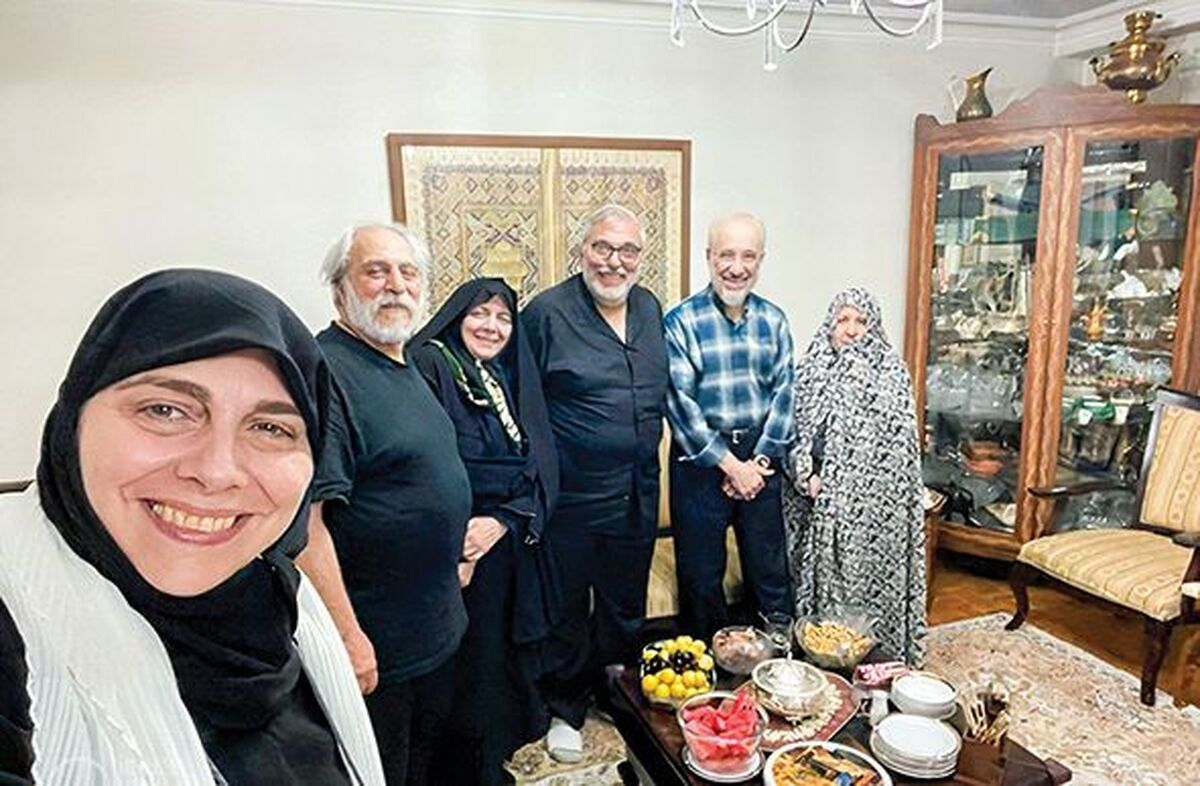  حاشیه نگاری تصویری از گعده خانوادگی امام موسی‌ صدر با حضور دامادشان سیدمحمد خاتمی/ نسبت فامیلی خانواده صدر و خانواده امام خمینی
