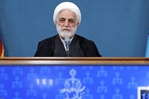 اینکه عده‌ای راه‌ حل مشکلات کشور را آمریکا می‌دانند مایه شگفتی است

