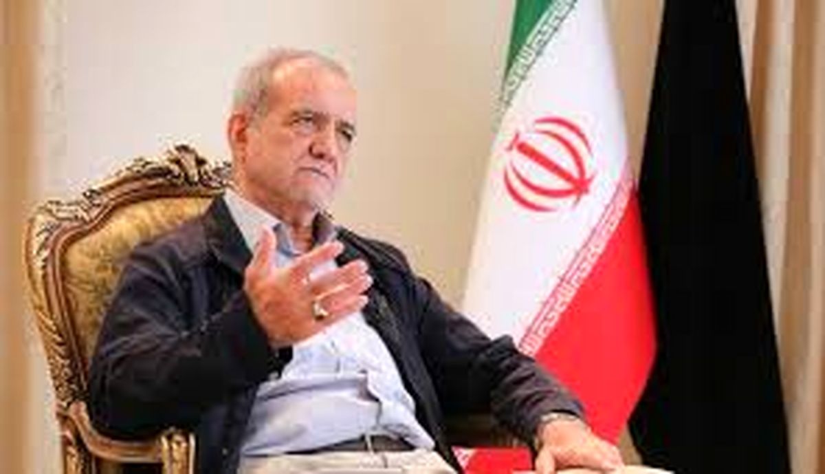 دولت چهاردهم هرگز کشور را جلوی بیگانگان نقد نمیکند