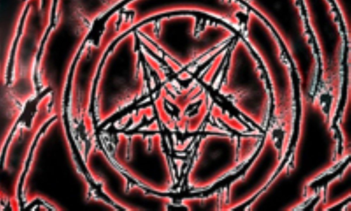 وضعیت عجیب و غیرقابل باور در یک تور کویر نوردی/ اجرای مراسمات شیطان پرستی/ ویدئو