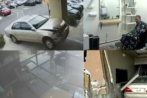 وحشت آرایشگر زن از ورود ناگهانی یک خودرو/ ویدئو