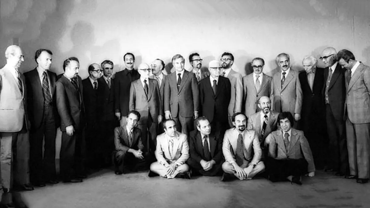 بازرگان با این 3 معیار آن دولت موقت متخصص را تشکیل داد/ چون کراوات می زدند و کت و شلوار می پوشیدند فکر می کردند سرمایه دارند اما غیررانتی بودند و ساده بودند

