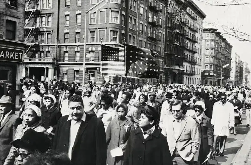 گزارش ترور مارتین لوتر کینگ جونیور در ۱۵ فروردین ۱۳۴۷