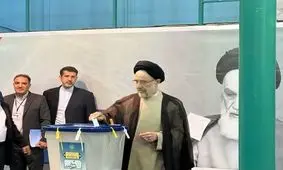 سیدمحمد خاتمی رای خود را به صندوق انداخت/ ویدئو

