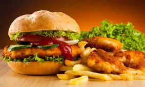 چربی غذا را چگونه بگیریم ؟ / ترفندی ساده برای گرفتن روغن خورش