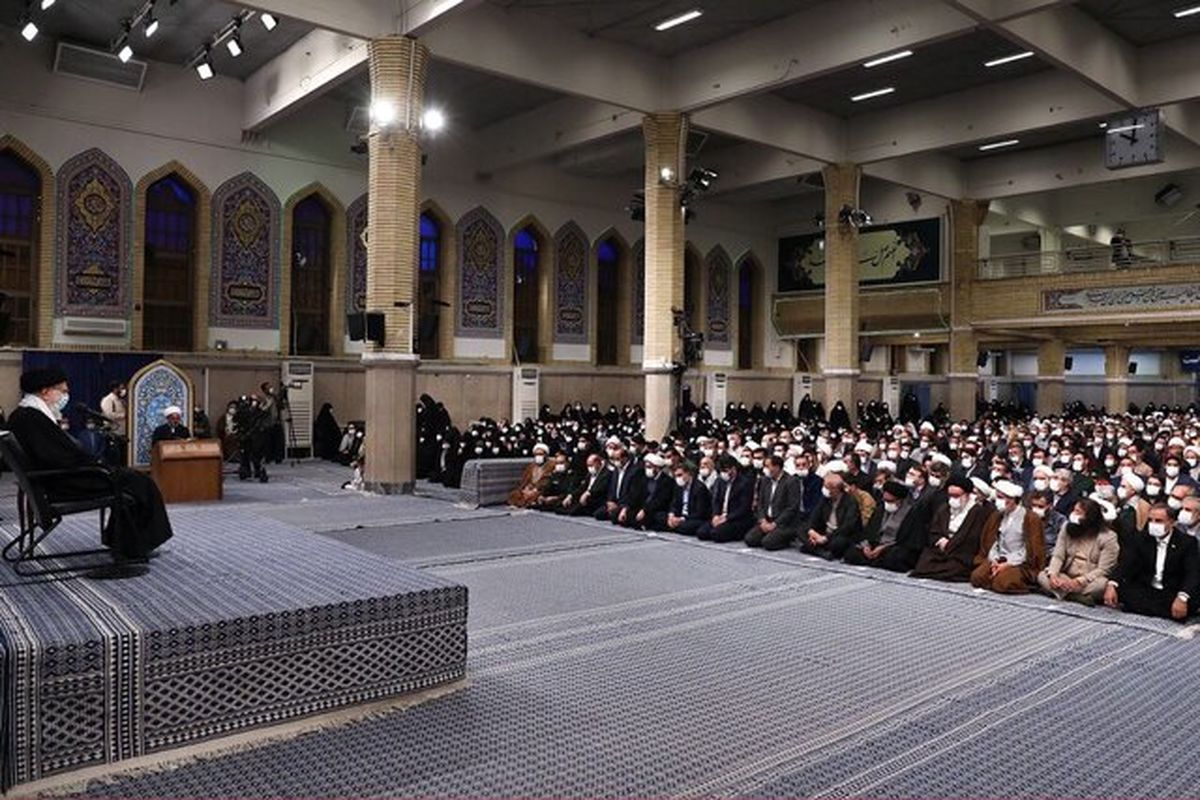 هدف اغتشاشگران برطرف کردن ضعفهای کشور نبود بلکه از بین بردن نقطههای قوّت بود/ وسوسهای که روی جوان و نوجوان اثر می گذارد تبیین میتواند برطرف کند نه باتوم