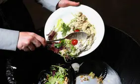 ایرانی‌ها سالی ۶ تن غذا دور می‌ریزند/ ضرر ۳۰ میلیارد دلاری از دور ریز غذا