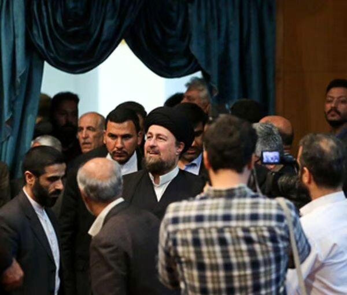 واکنش به ضربوشتم یک خبرنگار توسط محافظان سیدحسن خمینی