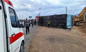 واژگونی اتوبوس در مسیر شاهین شهر به اصفهان ۱۵ مصدوم برجا گذاشت

