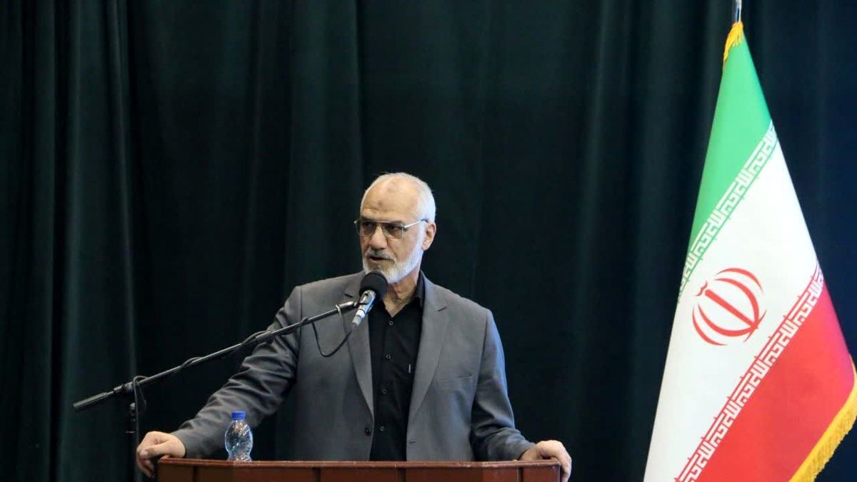استاندار خوزستان: مدیران دستگاه ها موظف به پاسخگویی به رسانه ها هستند/ رسالت خبرنگاران انعکاس مشکلات و دغدغههای جامعه است