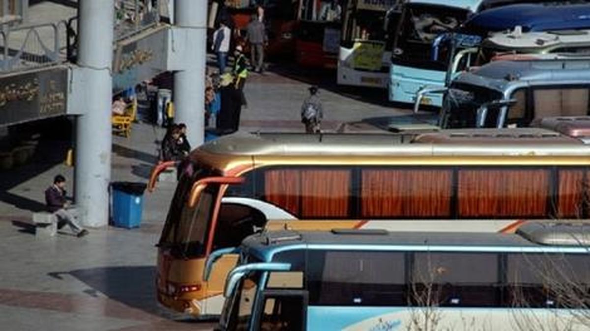 به سرعت ۳۰ دستگاه اتوبوس برای انتقال زائران اربعین از مرز مهران اعزام کنید