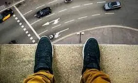 کتک زدن تلخ فرشته نجات در صحنه خودکشی