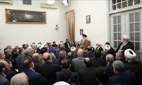 رهبر انقلاب: نه به صورت افراطی به گفتگوهای عمان خوشبین هستیم و نه به صورت افراطی بدبین/ این گفتگوها یکی از ده‌ها کار وزارت خارجه است/حرکتی است که تصمیم‌گیری شده و در قدم‌های اول هم خوب اجرا شده است/ به طرف مقابل خیلی بدبین هستیم