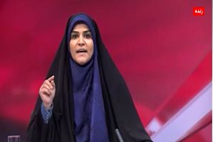 تقدیم سیمرغ بلورین جشنواره فیلم فجر به سحر امامی