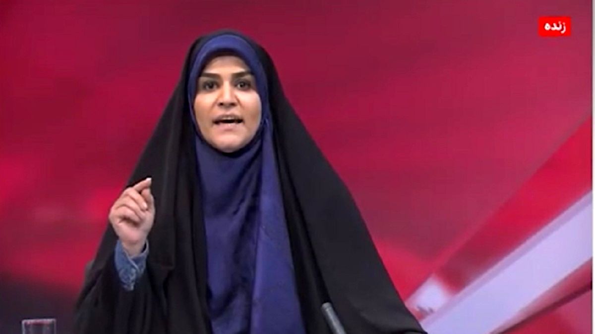 تقدیم سیمرغ بلورین جشنواره فیلم فجر به سحر امامی