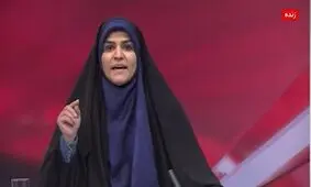 تقدیم سیمرغ بلورین جشنواره فیلم فجر به سحر امامی 