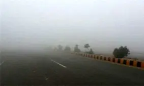 مه گرفتگی شدید در کرمانشاه برای دومین روز پیاپی/ دید افقی برخی نقاط به زیر ۱۰۰ متر رسید