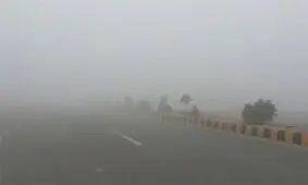 مه گرفتگی شدید در کرمانشاه برای دومین روز پیاپی/ دید افقی برخی نقاط به زیر ۱۰۰ متر رسید