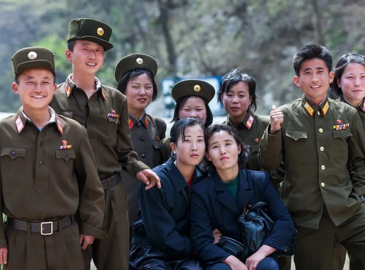 خدمت سربازی برای دختران در کره شمالی چند سال است؟/ ویدئو