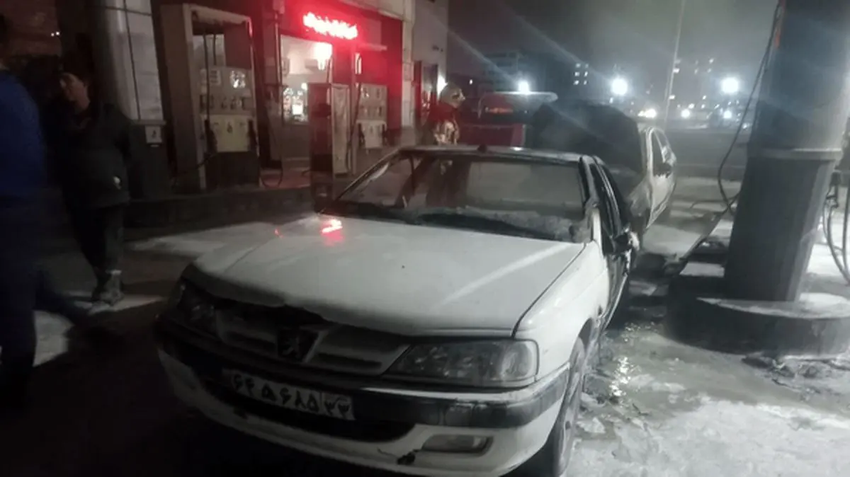 مهار آتش‌سوزی محدود در پمپ بنزین دولت‌آباد شهرستان ری/ ویدئو