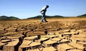 احمدی‌نژاد نتوانست یک وزارتخانه منتقل کند چه برسد تخلیه تهران/ خشک کردن دریاچه پریشان برای دلمه بادمجان تهرانی‌ها/ راه حل بی‌آبی از زبان اسماعیل کهرم