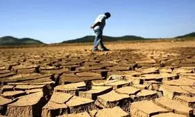 احمدی‌نژاد نتوانست یک وزارتخانه منتقل کند چه برسد تخلیه تهران/ خشک کردن دریاچه پریشان برای دلمه بادمجان تهرانی‌ها/ راه حل بی‌آبی از زبان اسماعیل کهرم