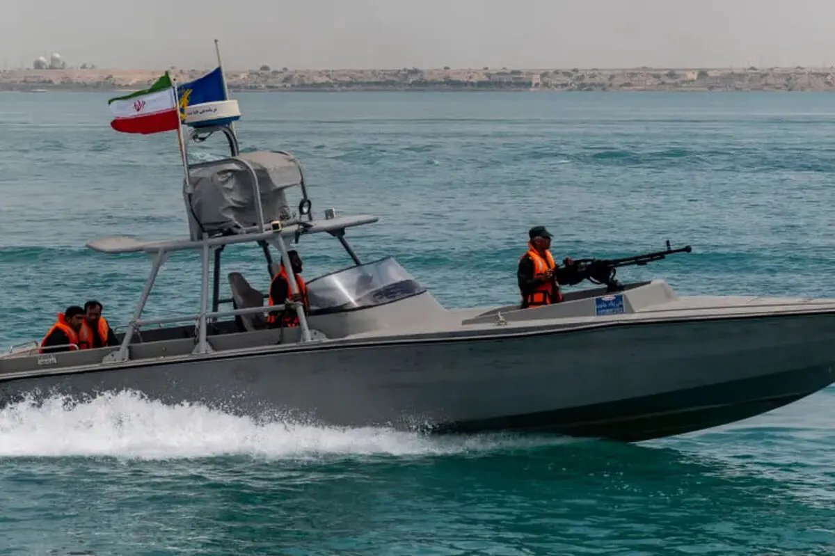 ایران با این استراتژی، آمریکا را در خلیج فارس گیر می اندازد/ تاکتیک پشه های دریایی چیست؟