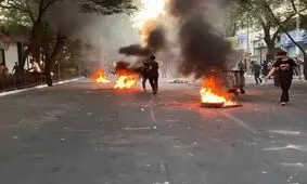 8 پیشنهاد استاد علوم سیاسی برای اصلاح کشور/ از مردم عذرخواهی کنید/ دستگاه قضایی به پرونده بازداشتی ها رنگ "محاربه" ندهد/ کسانی که پدید‌آورنده یک مشکل هستند، نمی‌توانند عامل حل آن مشکل باشند/ در نیروی انسانی ملی-مدیریتی  تجدید‌نظر صورت گیرد