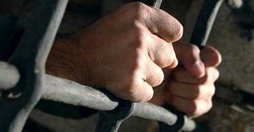 قتل عروس ۱۶ ساله به دست شوهر شکاک/ همسرم از نبودن من سوء‌استفاده کرد