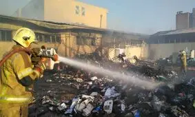 حریق در بارانداز بزرگ خیابان شوش تهران/ ویدئو